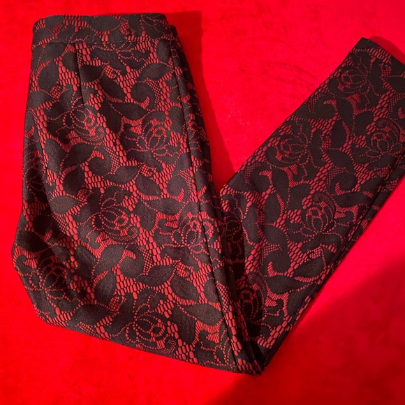 Tulle lace overlay black and red pants size 6 - Picture 2 of 10